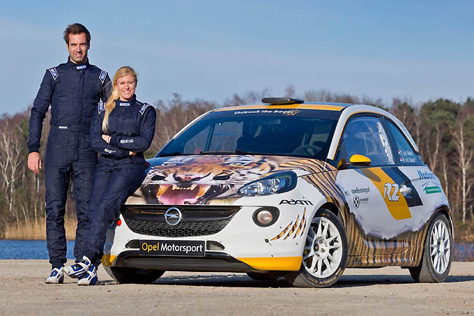 Rallycoureur Timo van der Marel en Rebecca van der Marel Opel ADAM R2 Safaripark Beekse Bergen